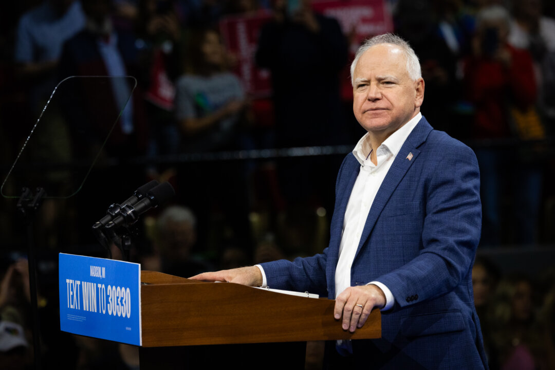 Minnesota Governor Calls Up National Guard to Support Law Enforcement