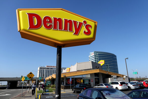 Denny’s Restaurant Chain to Go Private in $620 Million Deal