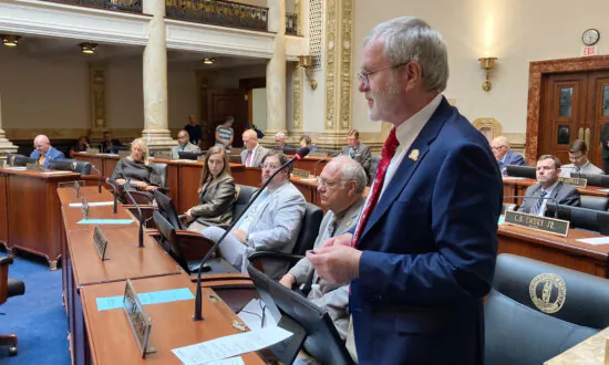 Kentucky Lawmaker Dies Weeks After Plunging Into Empty Swimming Pool on Mower