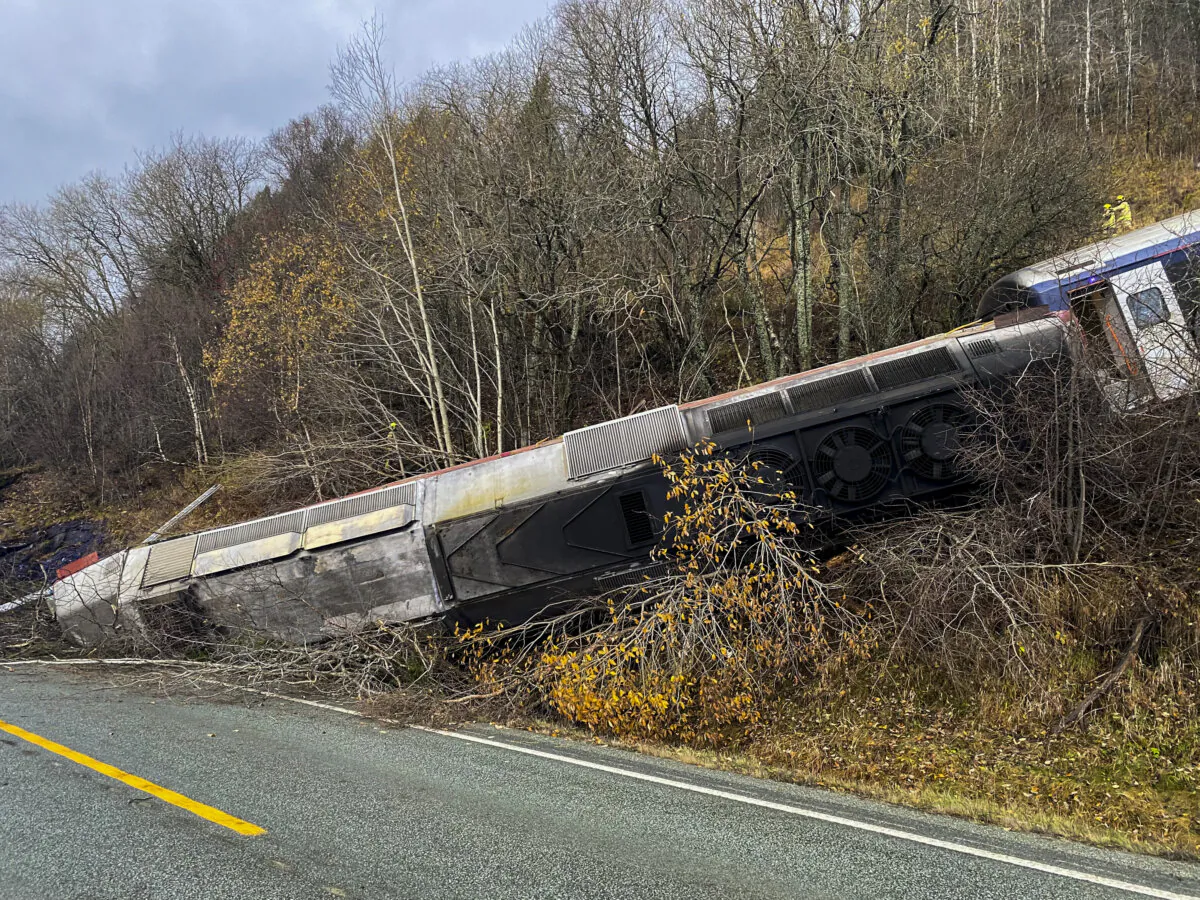 A derailed train at Finneidfjord in Nordland, Norway, on Oct. 24, 2024. (Jan Kenneth Transeth/NTB Scanpix via AP)
