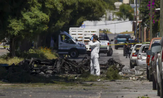 Car Bomb Explodes Outside Police Station in Western Mexico, Wounding 3 Officers