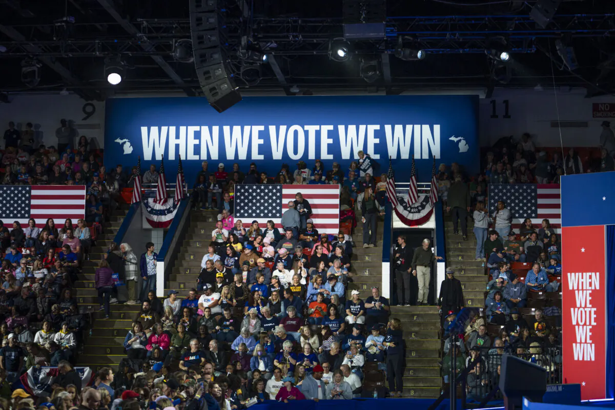 People attend Vice President Kamala Harris’s campaign rally at Wings Event Center in Kalamazoo, Mich., on Oct. 26, 2024. (Madalina Vasiliu/The Epoch Times)