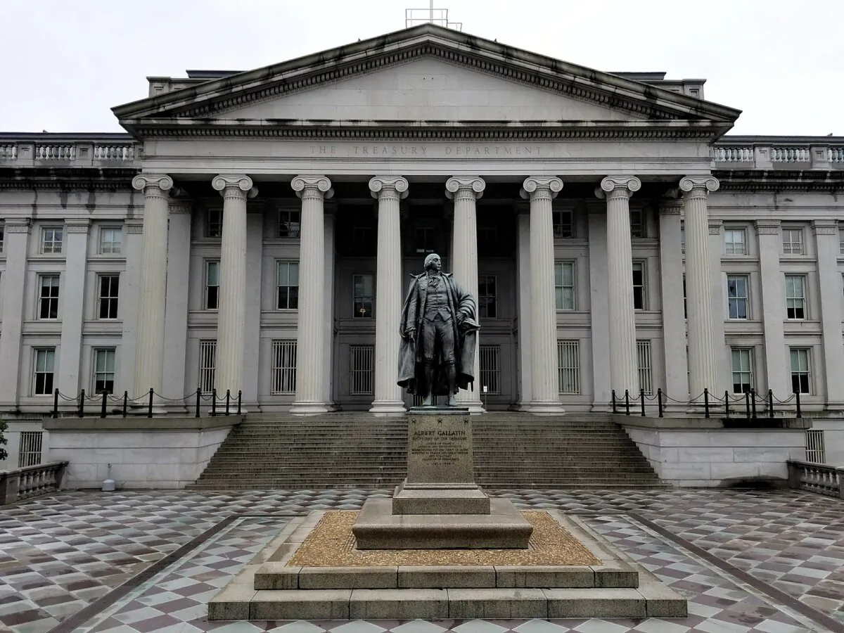 The North entrance of the U.S. Treasury Building in Washington. Built between 1915 and 1917, it's in the Greek Revival style. (Sealy j/CC BY-SA 4.0)