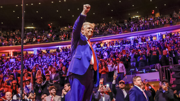 Trump Supporters Pack Madison Square Garden; Harris Encourages Pennsylvania Churchgoers to Vote