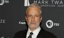 Jon Stewart to Remain Host of ‘The Daily Show’ Through 2025