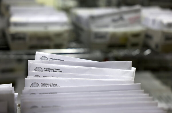 US Postal Service Recommends People 'Don't Delay' to Post Mail-In Ballots