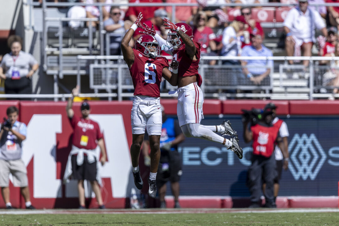 No. 7 Alabama Overcomes Botched Recovery of an Onside Kick to Beat South Carolina 27–25