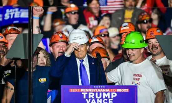 Trump Rallies in Pittsburgh