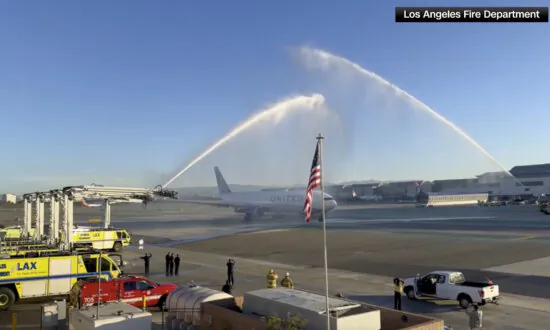 LAFD Welcomes Dodgers With Water Salute