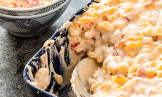 This Is Your Sign to Add Tomatoes to Your Mac and Cheese