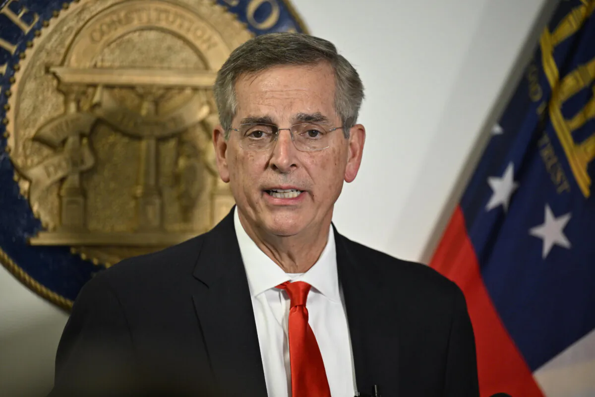 Georgia Secretary of State Brad Raffensperger speaks to the press during a mid-afternoon press conference in Atlanta, Ga., on Nov. 5, 2024. (Jim Blackburn for The Epoch Times)