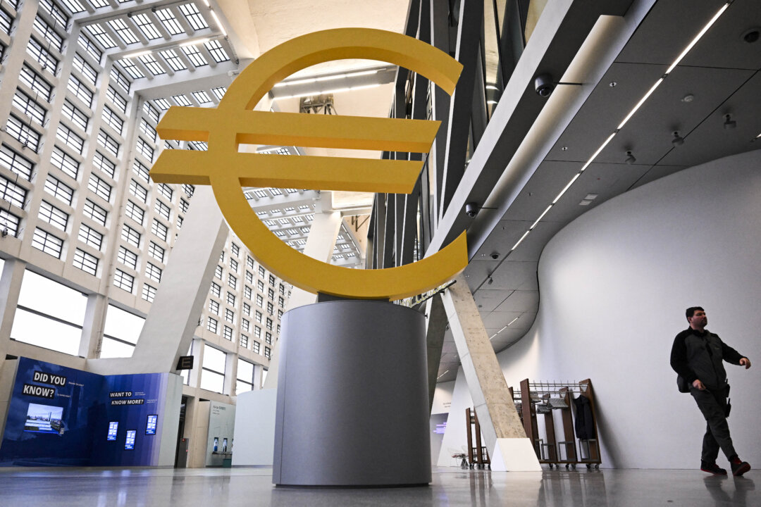 ECB Warns Energy, Trade Shocks Could Hit Eurozone Banks