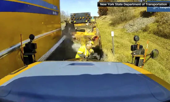 Penske Box Truck Plows Through Work Zone on I-81