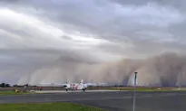 Massive Dust Storm Reduces Visibility, Causes Vehicle Pileup on Central California Highway