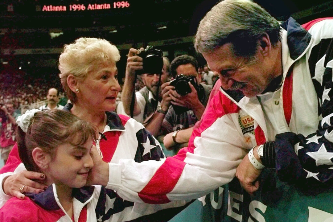 Bela Karolyi, Gymnastics Coach Who Mentored Nadia and Mary Lou and Courted Controversy, Dies at 82