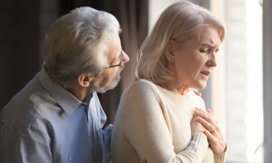 Chest Pain: How to Distinguish Between Heart- and Lung-Related Causes