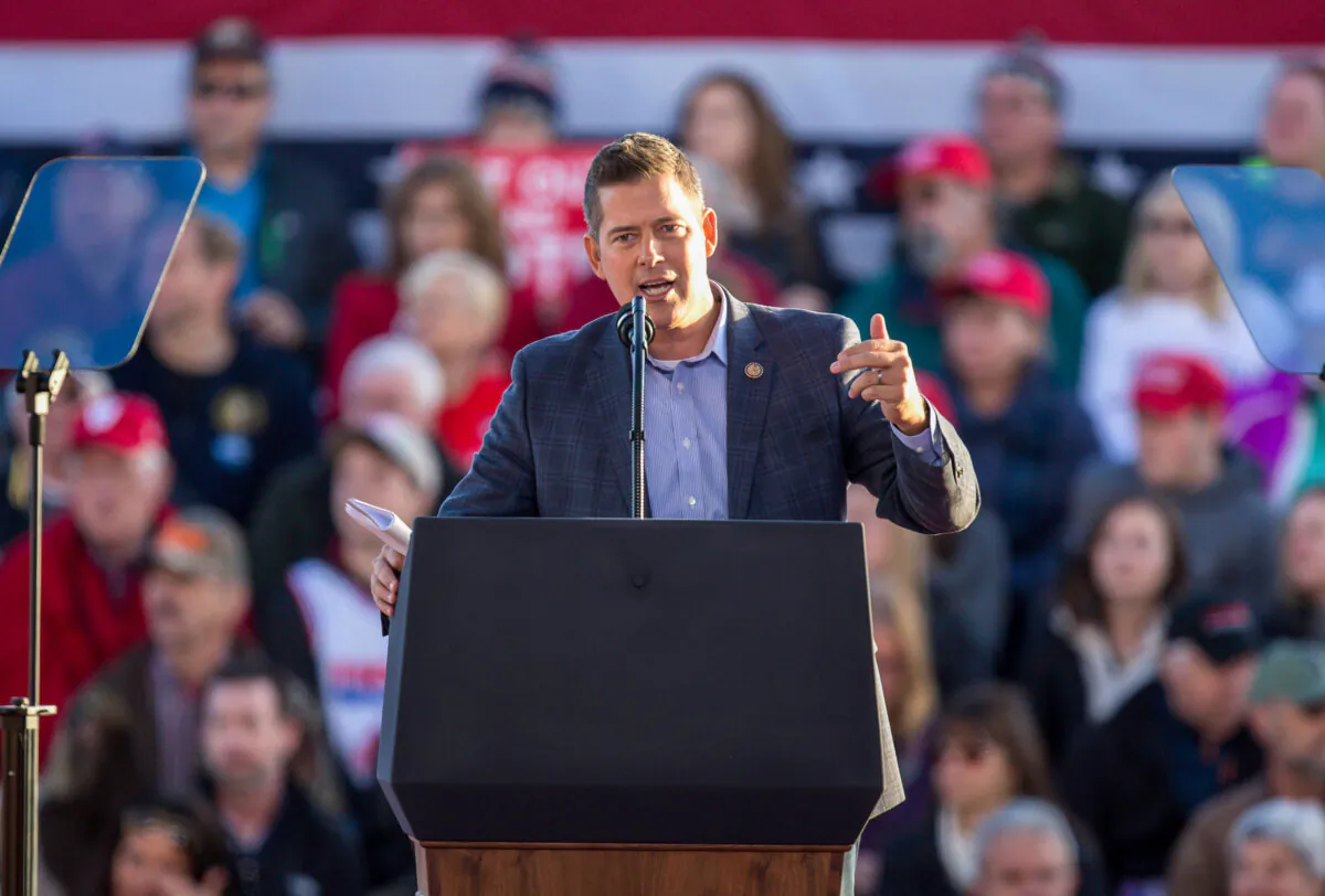 Rep. Sean Duffy (R-Wis.) talks to the crowd before President Donald Trump makes an appearance at a rally in Mosinee, Wis., on Oct. 24, 2018. (Andy Manis/Getty Images)
