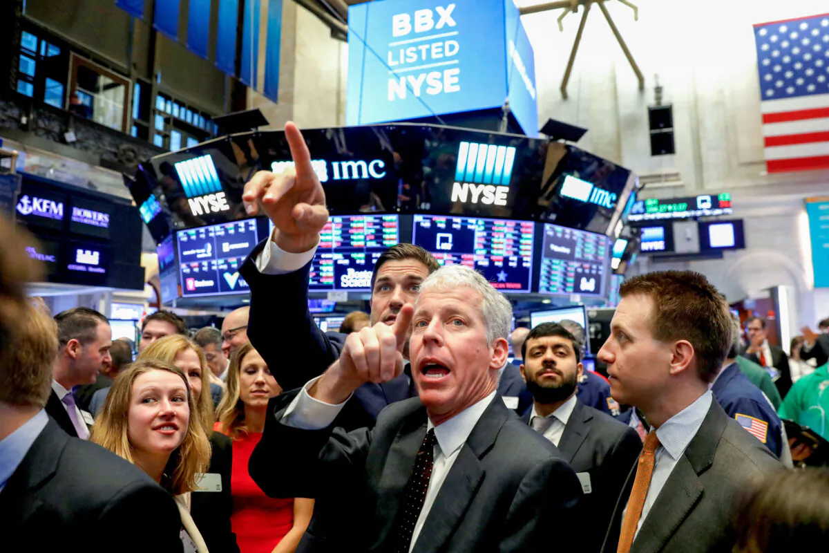 Liberty Oilfield Services Inc. CEO Chris Wright on the floor of New York Stock Exchange on Jan. 12, 2018. (Lucas Jackson/Reuters)