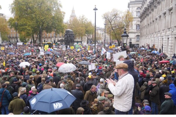 Farmers protest in central London over the changes to inheritance tax rules in Whitehall, London, England, on Nov. 19, 2024. (James Manning/PA Wire)