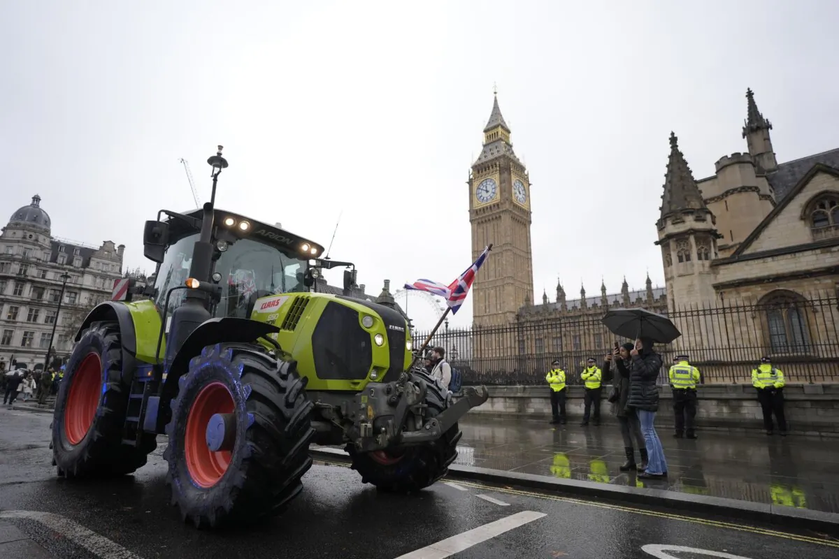 Farmers came into London from across the country to protest against tax changes, in Westminster, London, on Nov. 19, 2024. (Andrew Matthews/PA)