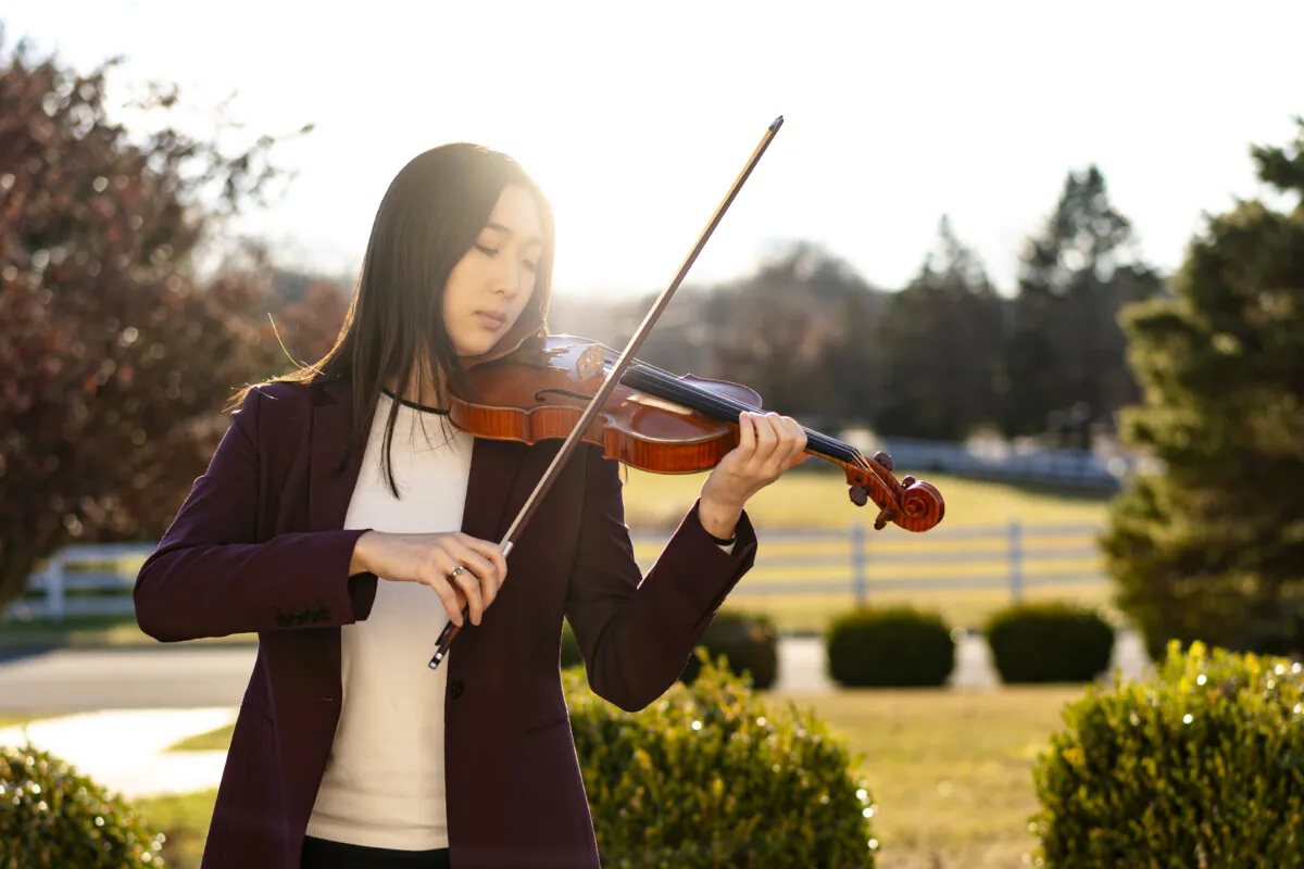 Nika Zhang, concertmaster with Shen Yun Performing Arts, in Middletown, N.Y., on Nov. 19, 2024. (Samira Bouaou/The Epoch Times)