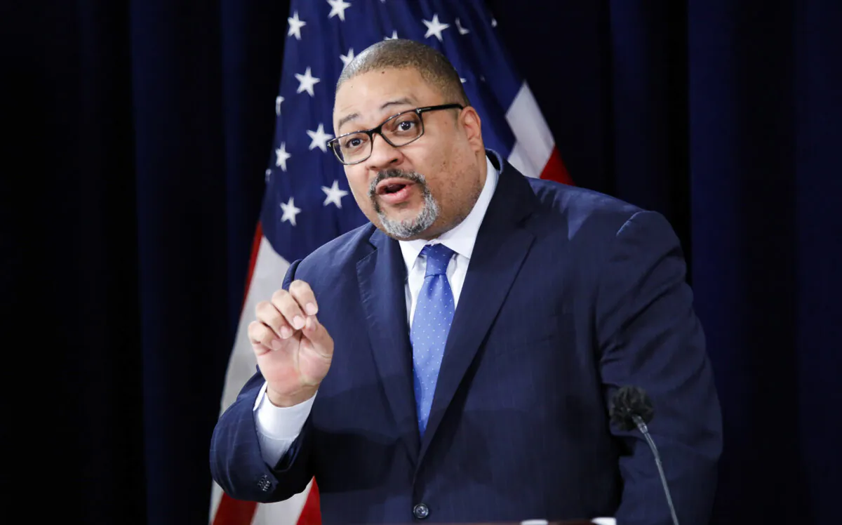 Manhattan District Attorney Alvin Bragg speaks during a press conference in New York City on April 4, 2023. (Kena Betancur/Getty Images)