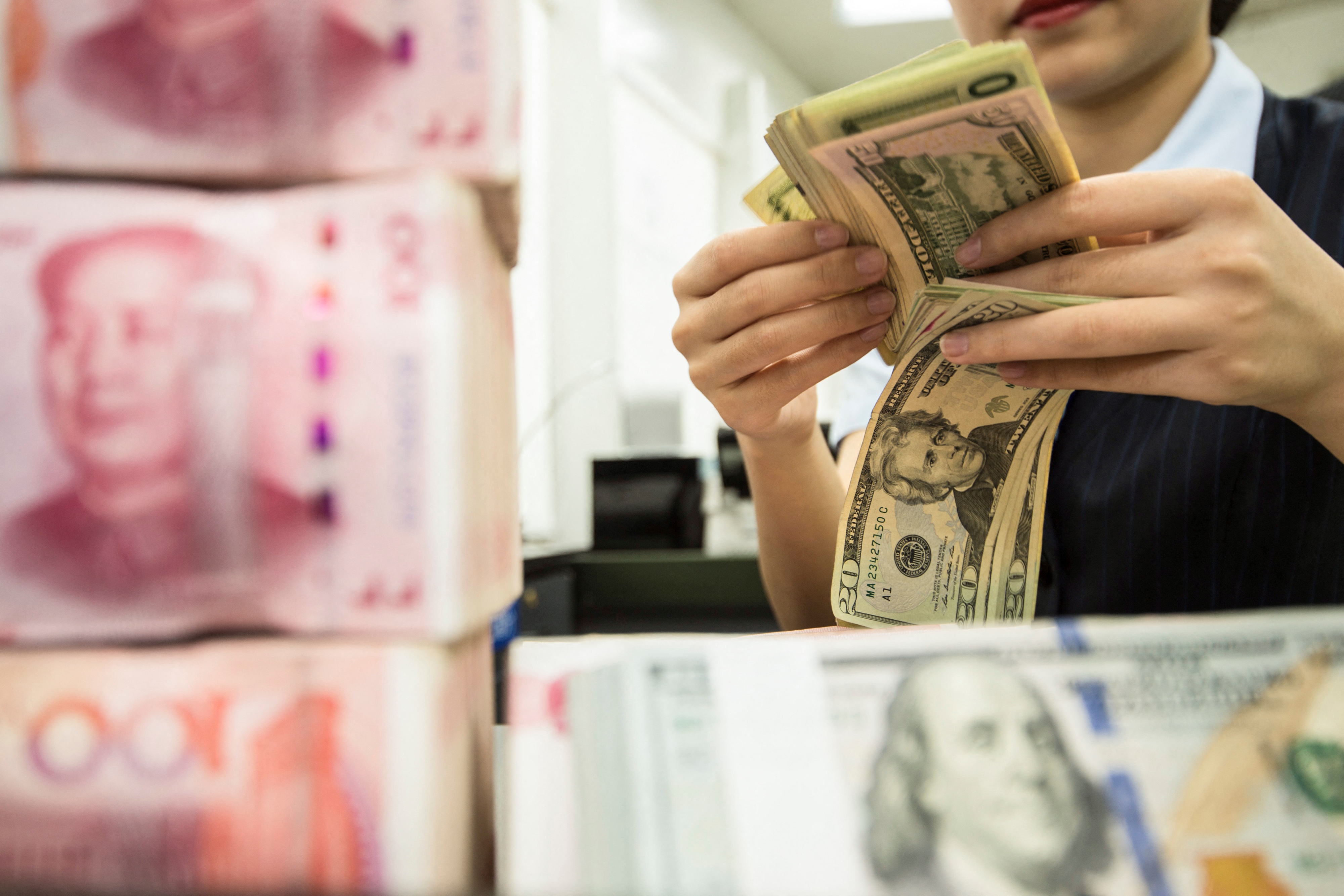 China-currency-us