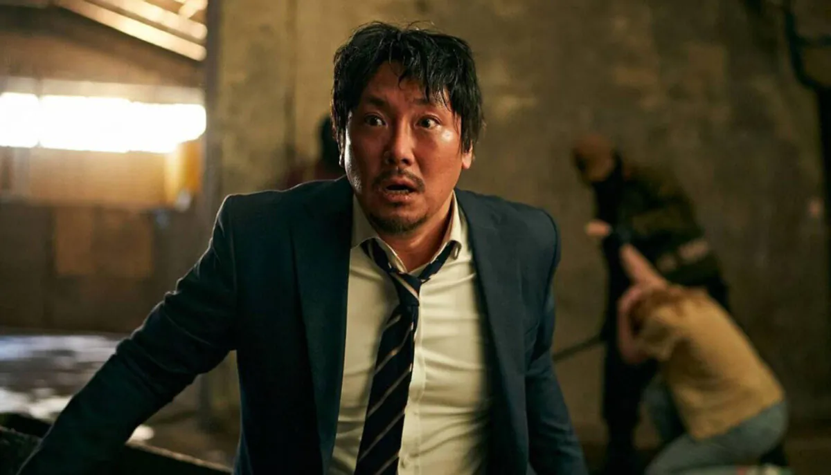 Lee Man-jae (Cho Jin-woong), in “Dead Man.” (Megabox Plus M).