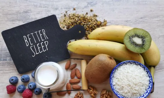 Melatonin and Nutrition: 2 Keys to Falling Asleep Easily
