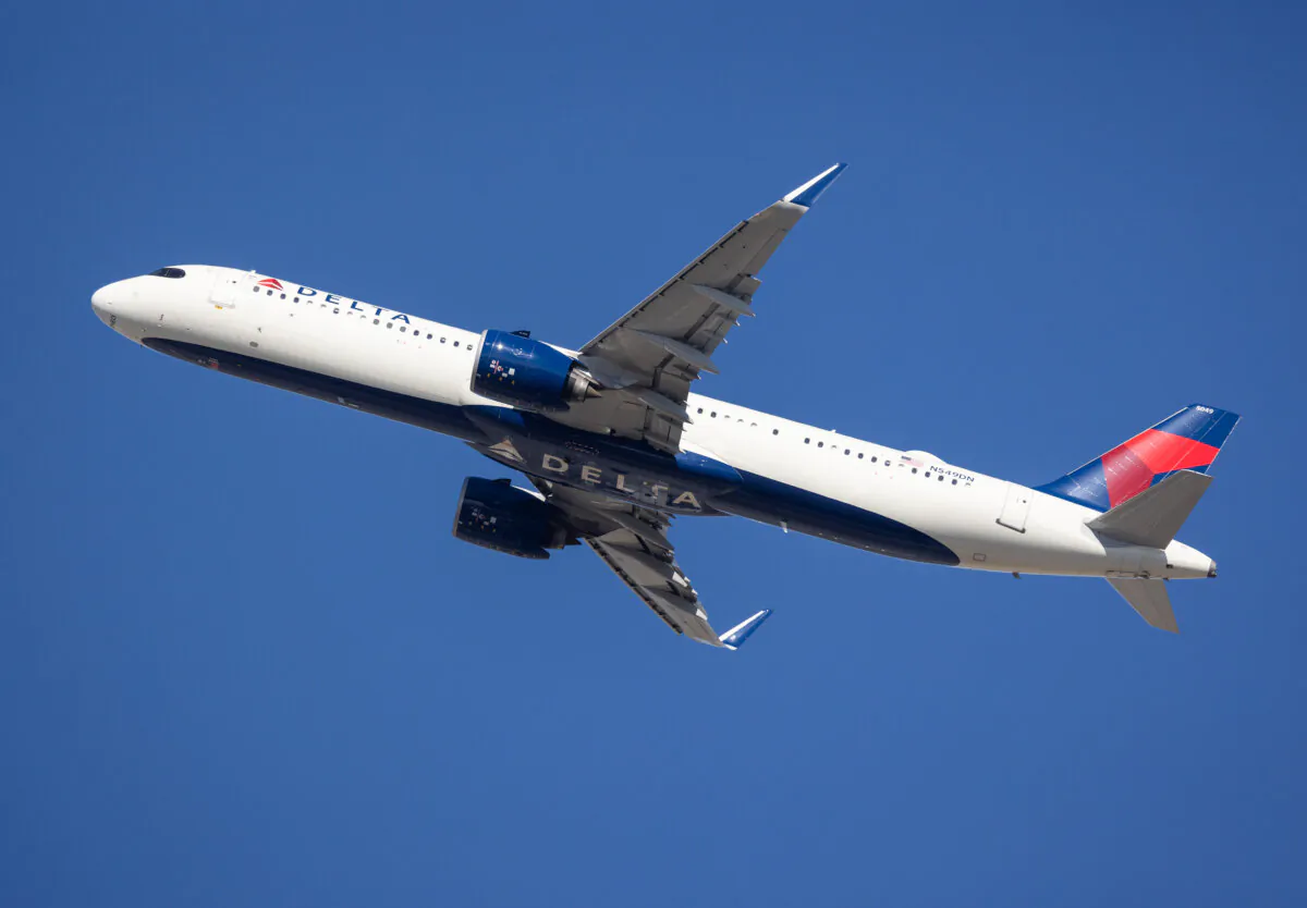A Delta Airlines plane takes off from LAX in Los Angeles, Calif., on Nov. 21, 2024. (John Fredricks/The Epoch Times)