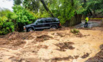 Storm Inundates Northern California With Rain, Heavy Snow; Thousands Remain in the Dark in Seattle
