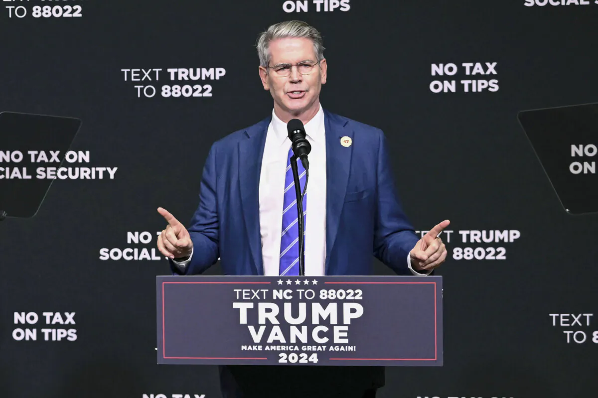 Investor Scott Bessent speaks on the economy in Asheville, N.C., on Aug. 14, 2024. (Matt Kelley/AP Photo)