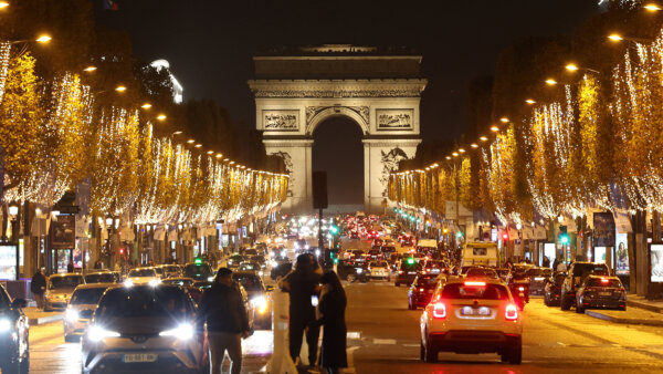 LIVE: Christmas Lights Unveils on Champs-Élysées