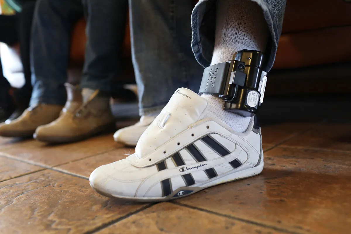 A person wears an ankle bracelet in El Paso, Texas, on July 25, 2018. (Joe Raedle/Getty Images)