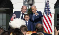 In Photos: White House Prepares for Thanksgiving and Christmas