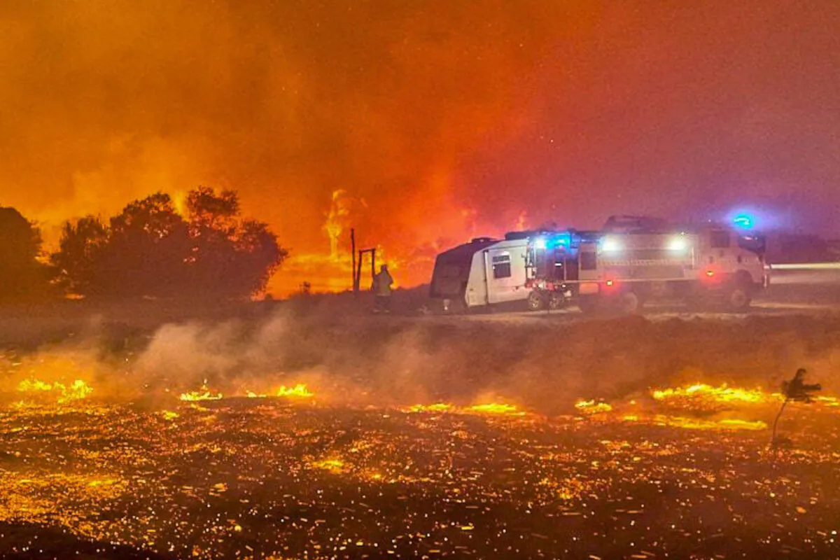 A supplied image obtained on March 25, 2024, of a bushfire in Waroona, south of Perth. (AAP Image/Supplied by Erik Swaby, SWORD Volunteer Fire and Emergency Service via Department of Fire and Emergency Services WA)