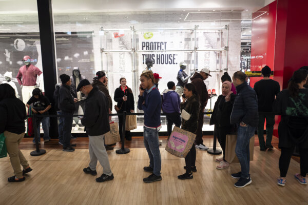 From Tax Cuts to Tariff Stability—US Economy Poised for Solid Growth in 2026