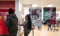 US Jobless Claims Decline, Reinforcing Strength in Labor Market
