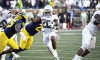 AP Top 25: Oregon Unanimous No. 1 Ahead of 1st CFP Rankings, Followed by Georgia, Ohio State