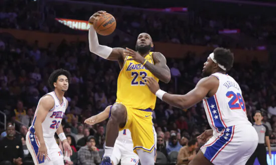 LeBron Has His 114th Triple-Double in the Lakers’ 116-106 Win Over the Slumping 76ers