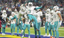 Tyreek Hill Makes Key TD Catch, and the Dolphins Hold Off the Rams 23-15 to Snap Their 3-game Skid