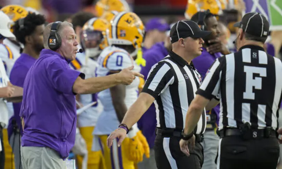 LSU Coach Brian Kelly Screams at One Player and Gets Yelled at by Another in Loss at Florida