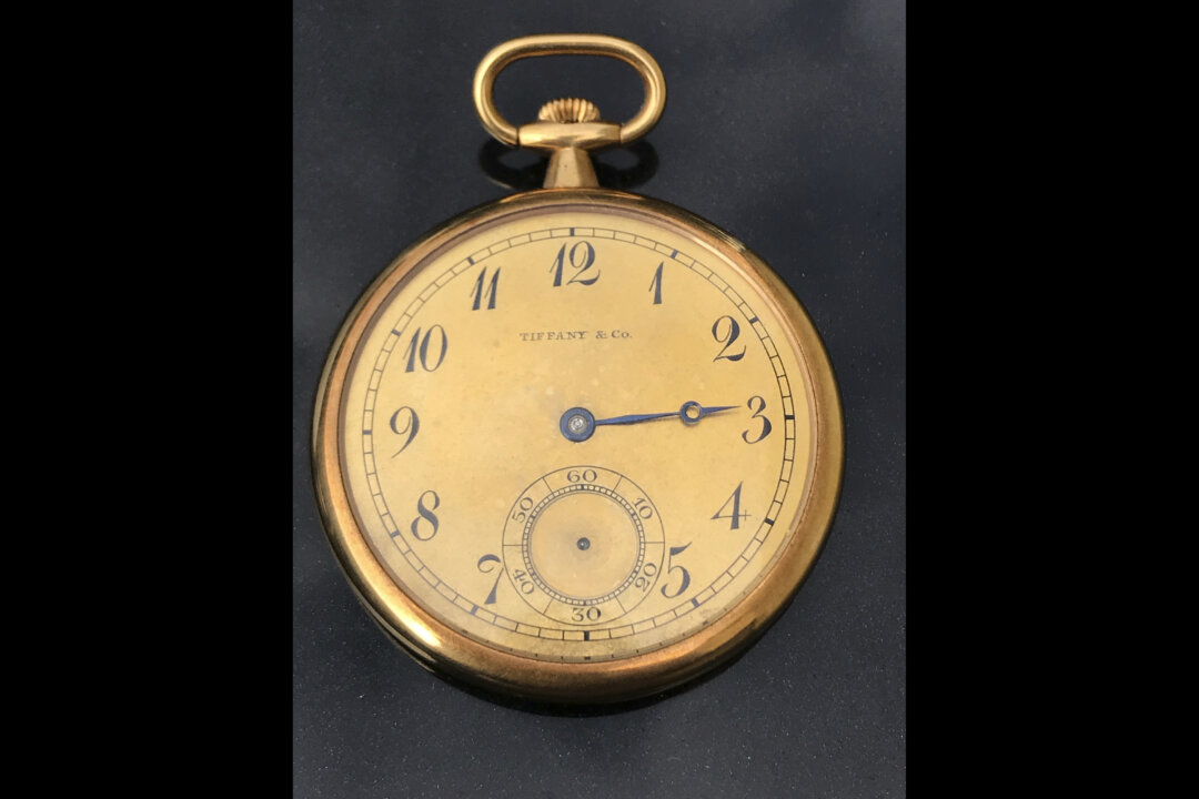 Gold Pocket Watch Given To Captain Who Rescued Titanic Survivors Sells ...