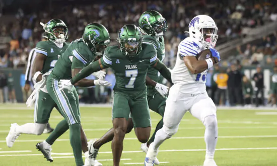 Desrosiers Scores 3 TDs as Memphis Tops No. 18 Tulane 34–24 to End the Green Wave’s Faint CFP Hopes