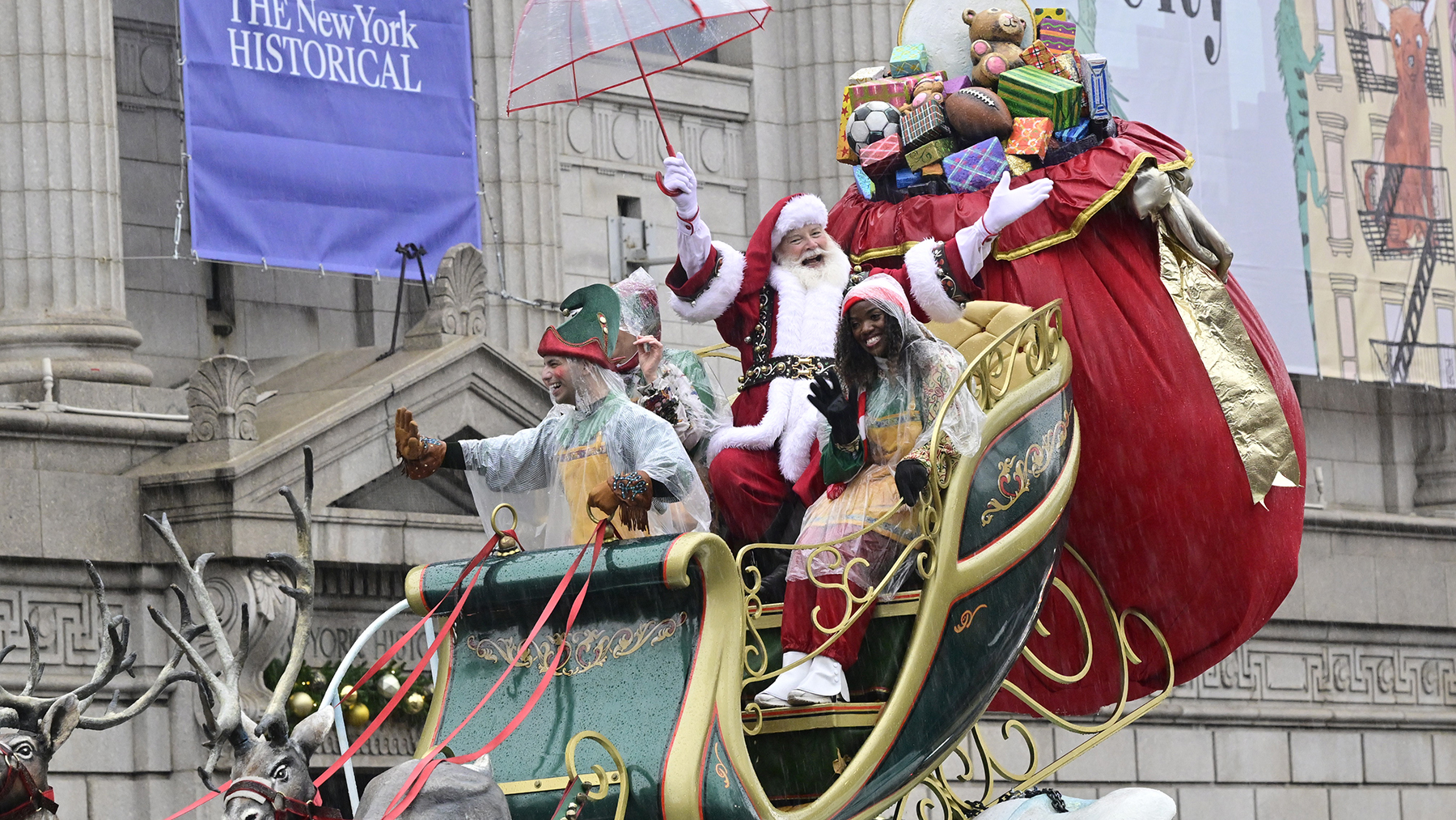 U.S. Festive Parades Highlight 2024 Holiday Season