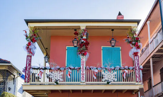 Lights and Decor, Réveillon Meals Make Christmastime Special in New Orleans