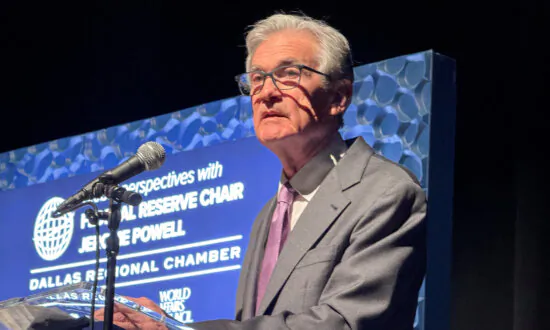Powell Says Fed Can Afford to Be a Little More Cautious
