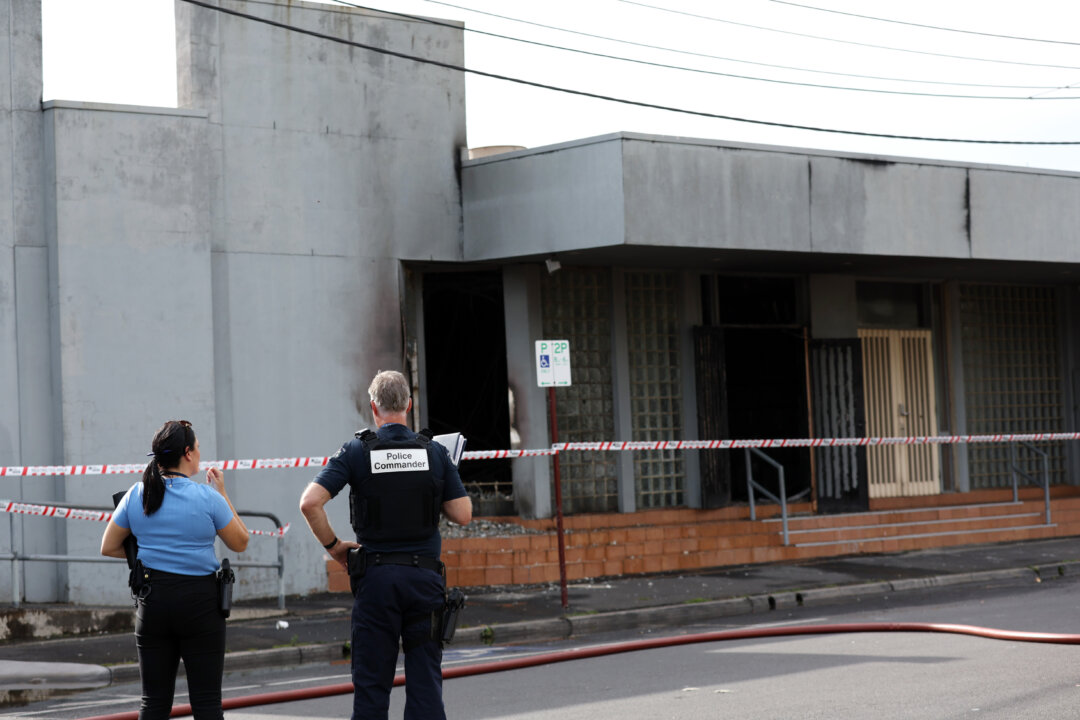 Both Sides of Politics Condemn Suspicious Fire at Jewish Synagogue