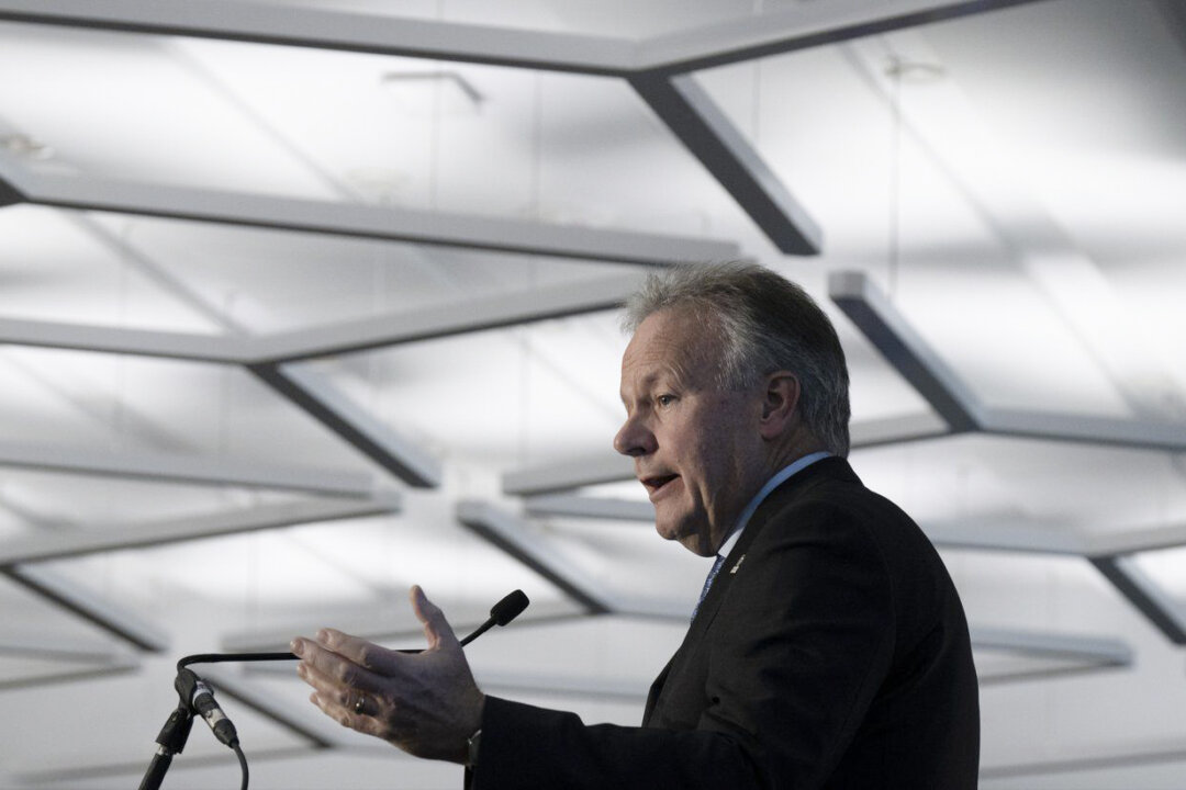 Former Bank of Canada Governor Says Country Is in a Recession