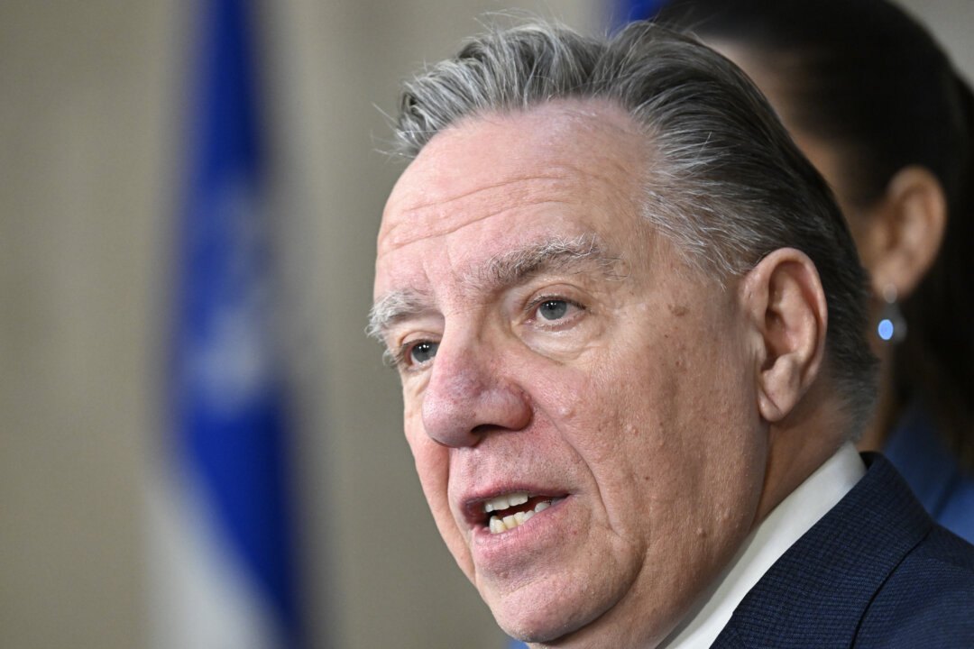 Quebec Premier Proposes Ban on Public Prayer